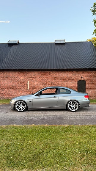 BMW 320d 3 of 8