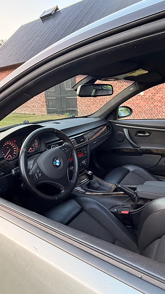 BMW 320d 6 of 8