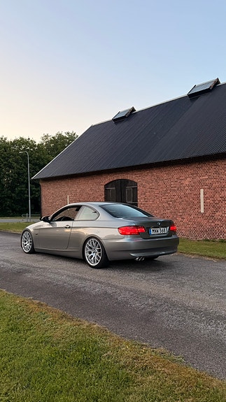 BMW 320d 4 of 8