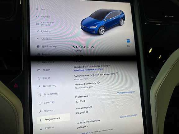 Tesla Model X 15 of 18
