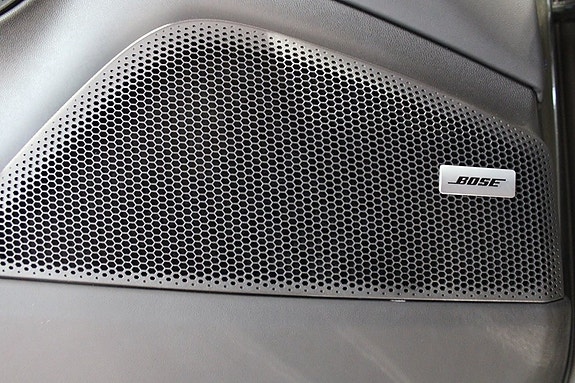 Porsche Macan Turbo 19 of 27