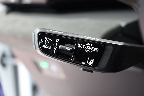 Porsche Macan Turbo 16 of 27
