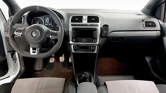 Volkswagen Polo 10 of 12