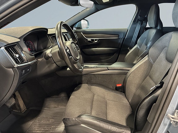 Volvo V90 Cross Country 7 of 22