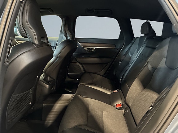 Volvo V90 Cross Country 11 of 22