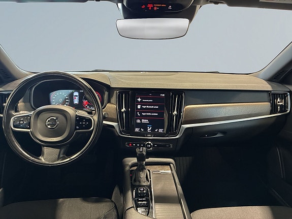 Volvo V90 Cross Country 8 of 22
