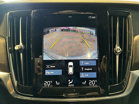 Volvo V90 Cross Country 18 of 22