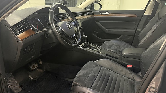 Volkswagen Passat 6 of 25