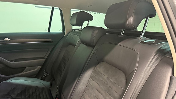Volkswagen Passat 10 of 25