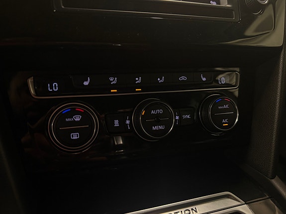 Volkswagen Passat 13 of 25