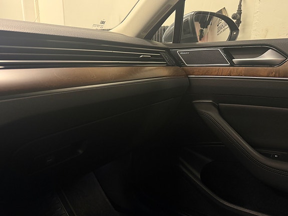 Volkswagen Passat 20 of 25
