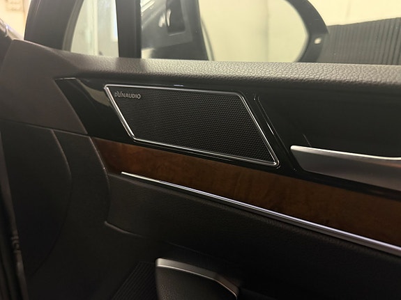 Volkswagen Passat 19 of 25