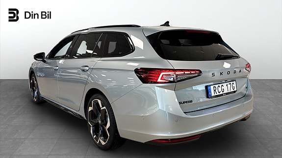 Skoda Superb 3 of 5