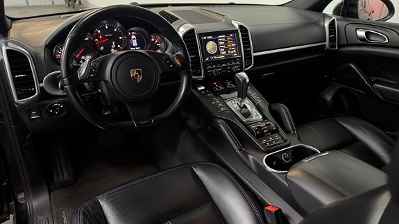 Porsche Cayenne 7 of 23