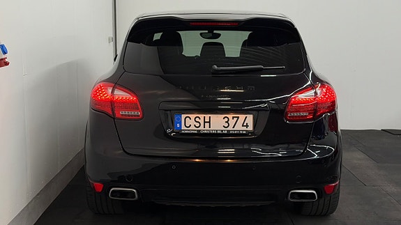 Porsche Cayenne 9 of 23