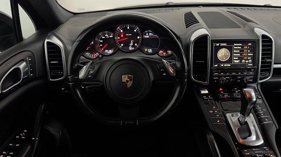 Porsche Cayenne 19 of 23