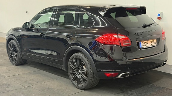 Porsche Cayenne 8 of 23
