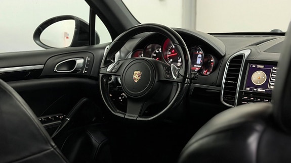 Porsche Cayenne 13 of 23
