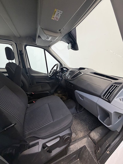 Ford Transit 13 of 15
