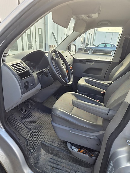 Volkswagen Transporter 3 of 5