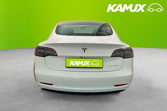 Tesla Model 3 5 of 5