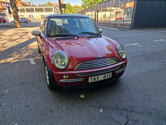 MINI Cooper 3 of 5