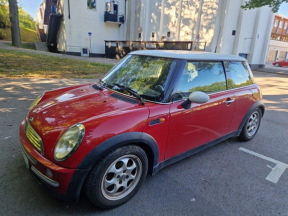 MINI Cooper 2 of 5