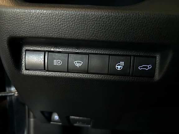 Toyota RAV4 Plug-in Hybrid 17 of 20