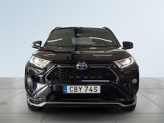 Toyota RAV4 Plug-in Hybrid 2 of 20