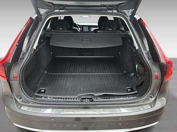 Volvo V90 Cross Country 16 of 16