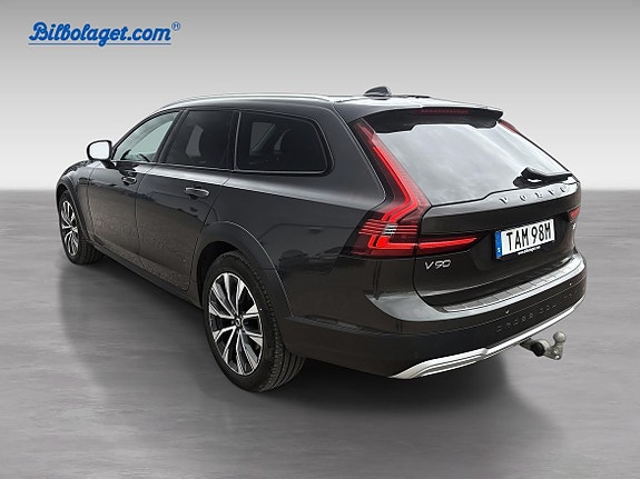 Volvo V90 Cross Country 8 of 16