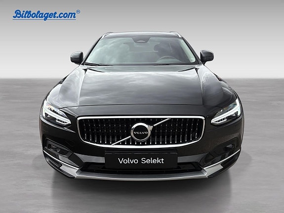 Volvo V90 Cross Country 3 of 5