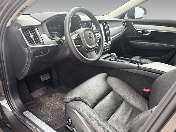 Volvo V90 Cross Country 10 of 16