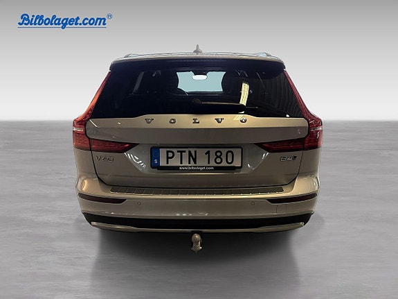 Volvo V60 Cross Country 6 of 16