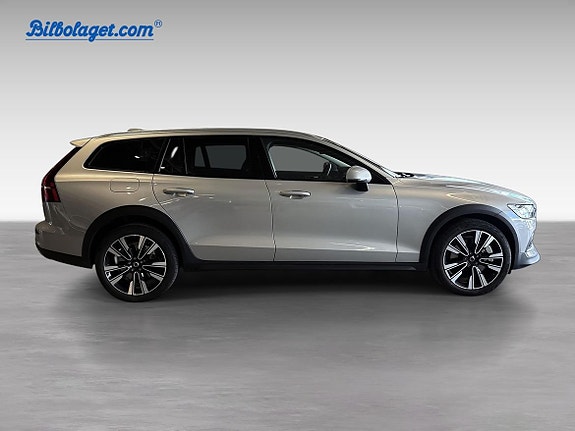 Volvo V60 Cross Country 4 of 5