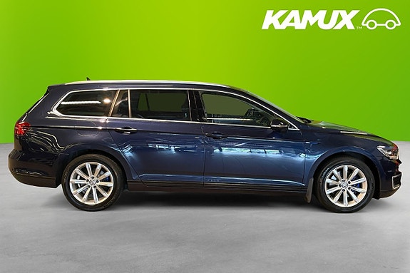 Volkswagen Passat 2 of 5