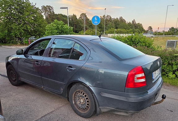 Skoda Octavia 2 of 5