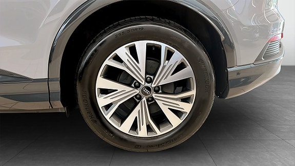 Audi Q4 e-tron 5 of 5