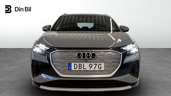Audi Q4 e-tron 3 of 5