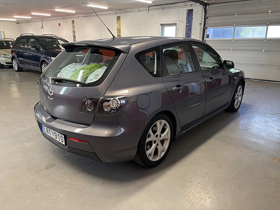 Mazda 3 3 of 5