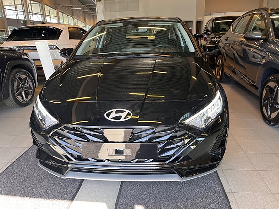 Hyundai i20 2 of 5
