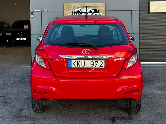 Toyota Yaris 6 of 19
