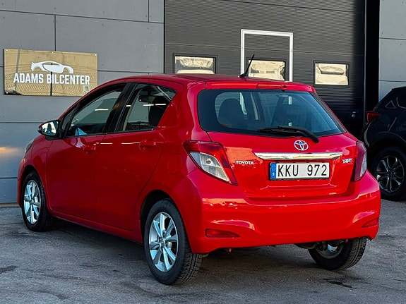 Toyota Yaris 7 of 19