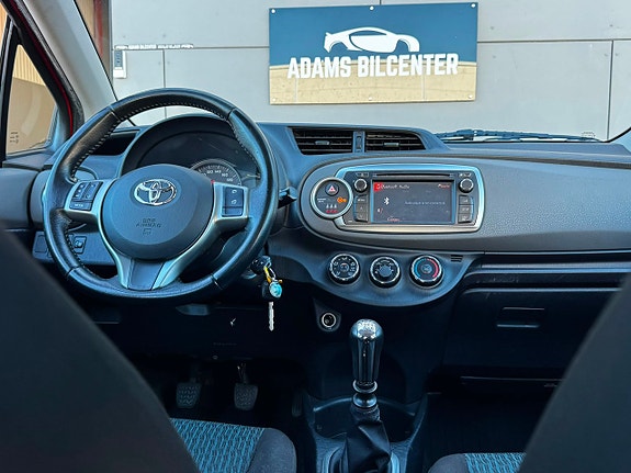 Toyota Yaris 10 of 19