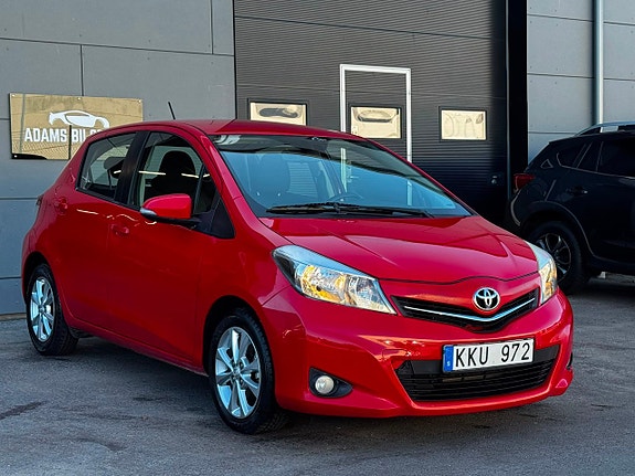 Toyota Yaris 4 of 5