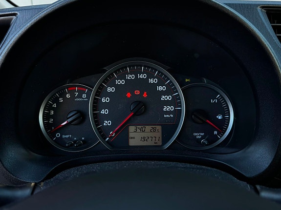 Toyota Yaris 12 of 19