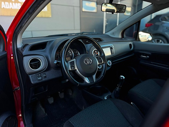Toyota Yaris 11 of 19