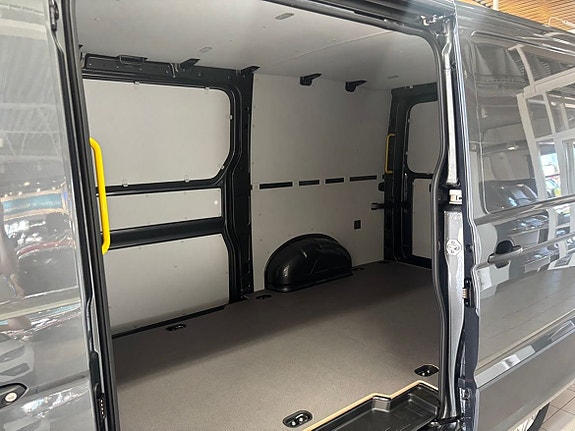 Volkswagen Crafter 6 of 7