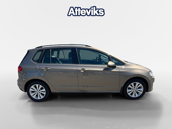 Volkswagen Golf Sportsvan 2 of 5