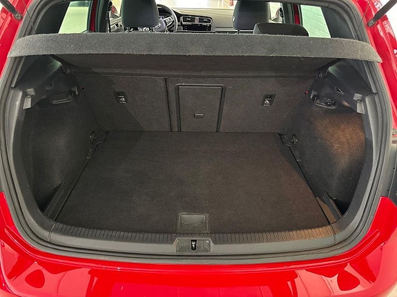 Volkswagen Golf VII 23 of 24